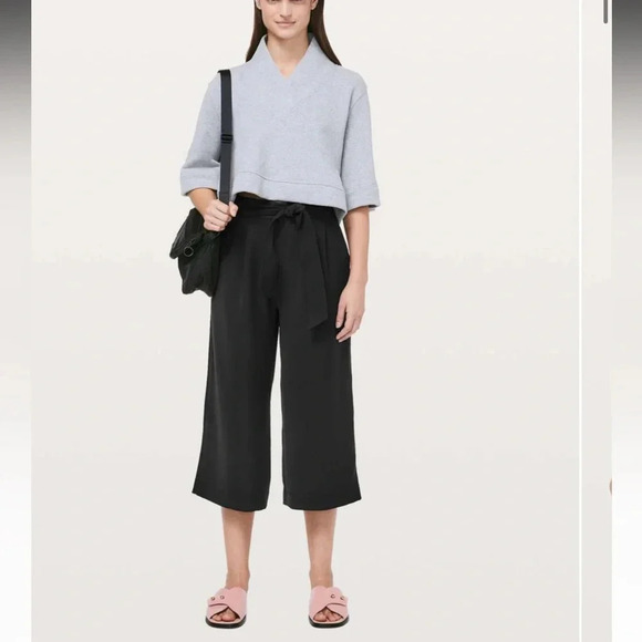 Lululemon Women’s Noir Crop Pant flowy office comfy minimalist pockets - Picture 1 of 14